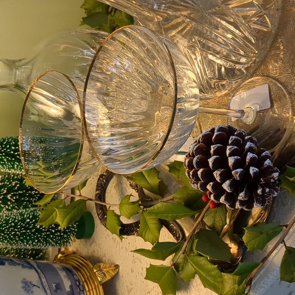 Anthropologie Clear \ Gold Waterfall Coupe Glasses, Set of 2 - Picture 8 of 10